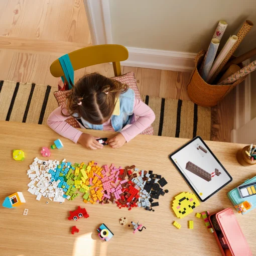 Đồ Chơi Lăp Ráp Bộ Gạch Chi Tiết Chủ Đề Hạnh Phúc LEGO CLASSIC 11042 - Ảnh 5