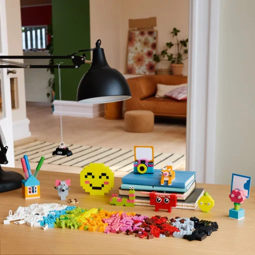Đồ Chơi Lăp Ráp Bộ Gạch Chi Tiết Chủ Đề Hạnh Phúc LEGO CLASSIC 11042 - Ảnh 4