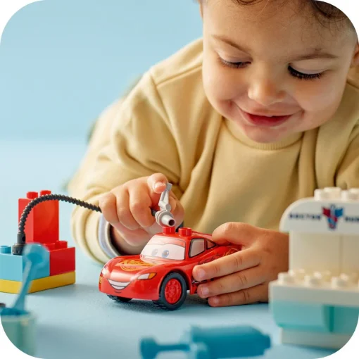 Đồ Chơi Bộ Lắp Ráp Chuyến Thăm Gara Của Bác Sĩ Doc Và Xe McQueen LEGO DUPLO 10456 - Ảnh 4
