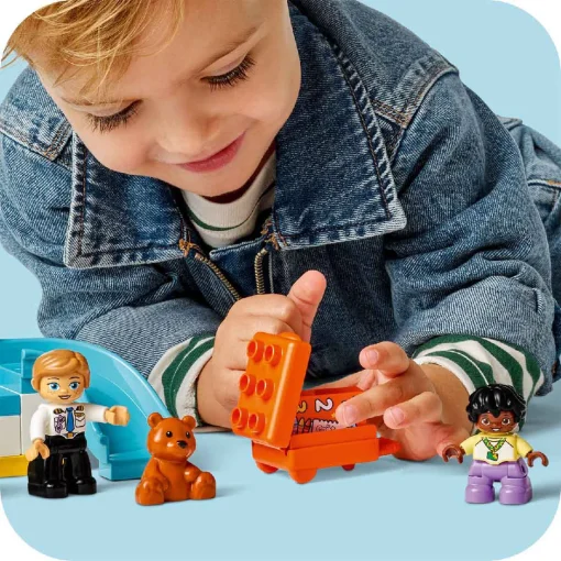 Đồ Chơi Lắp Ráp Sân Bay Đầu Tiên Của Bé LEGO DUPLO 10443 - Ảnh 5