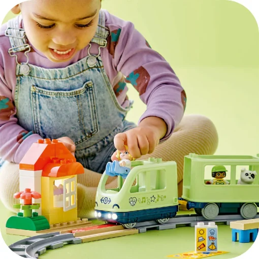 Đồ Chơi Lắp Ráp Tàu Lửa Phiêu Lưu Tương Tác LEGO DUPLO 10427 - Ảnh 9