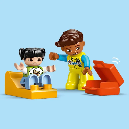 Đồ Chơi Lắp Ráp Xe Cứu Thương & Tài Xế LEGO DUPLO 10447 - Ảnh 7