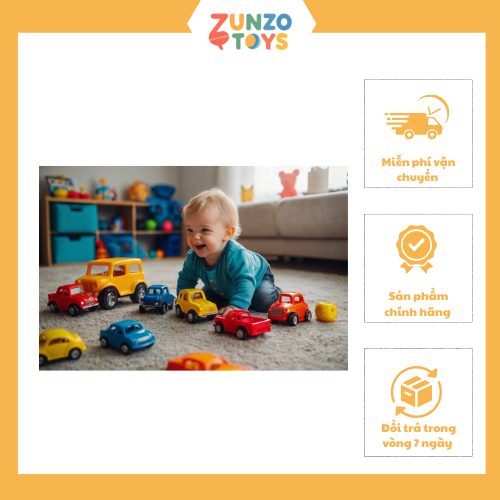 Bé chơi xe đồ chơi trong phòng